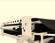 Maszyna do produkcji włókniny przez układanie posuwisto-zwrotne przenośnika PCV