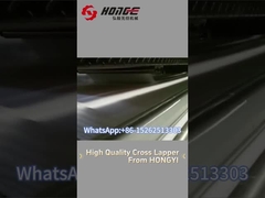 Jaki jest proces produkcji włókna poliestrowego przez krzyżowy lapper?